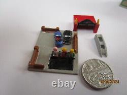 1 12 Dolls House Miniature Brimtoy Garage collectable