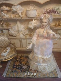 1/12 Exquisite Artisan Porcelin Doll's House Doll