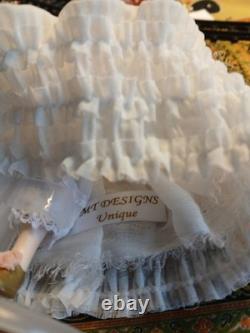 1/12 Exquisite Artisan Porcelin Doll's House Doll