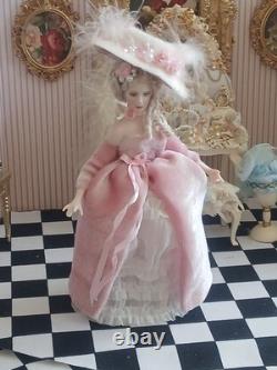 1/12 Exquisite Artisan Porcelin Doll's House Doll