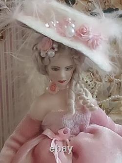 1/12 Exquisite Artisan Porcelin Doll's House Doll