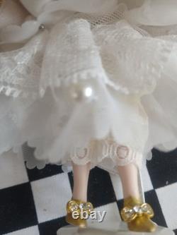 1/12 Exquisite Artisan Porcelin Doll's House Doll