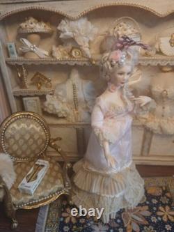 1/12 Exquisite Artisan Porcelin Doll's House Doll
