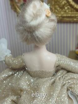 1/12 Exquisite Artisan Porcelin Doll's House Doll