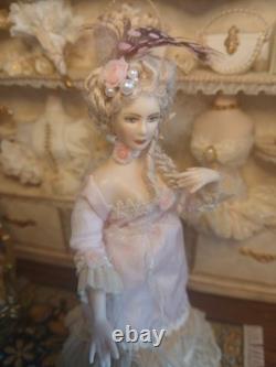 1/12 Exquisite Artisan Porcelin Doll's House Doll