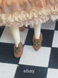 1/12 Exquisite Artisan Porcelin Doll's House Doll. Papers