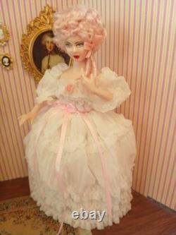 1/12 Exquisite Artisan Porcelin Dolls House Doll