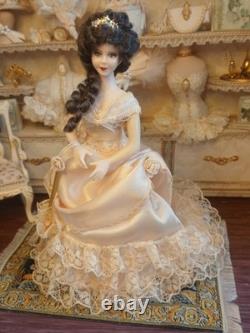 1/12 Exquisite Artisan Porcelin Dolls House Doll. Beautiful