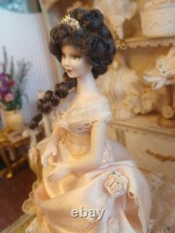 1/12 Exquisite Artisan Porcelin Dolls House Doll. Beautiful
