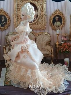 1/12 Exquisite Artisan Porcelin Dolls House Doll. Beautiful