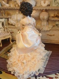 1/12 Exquisite Artisan Porcelin Dolls House Doll. Beautiful