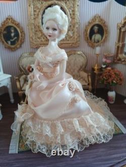 1/12 Exquisite Artisan Porcelin Dolls House Doll. Beautiful