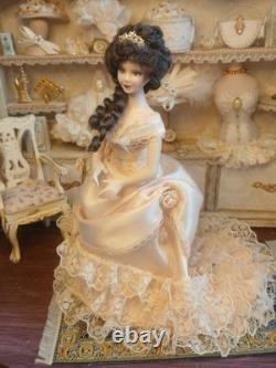 1/12 Exquisite Artisan Porcelin Dolls House Doll. Beautiful