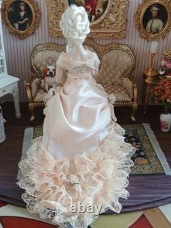 1/12 Exquisite Artisan Porcelin Dolls House Doll. Beautiful