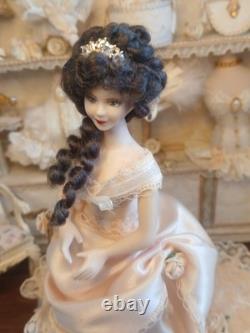 1/12 Exquisite Artisan Porcelin Dolls House Doll. Beautiful