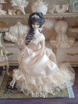 1/12 Exquisite Artisan Porcelin Dolls House Doll. Beautiful