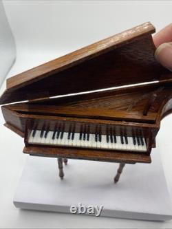 1/12 Miniature Collectible/artisan J Whitehead Dolls House Spinet
