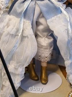 1/12 Porcelin Dolls House Beautiful Doll. Global Shipping