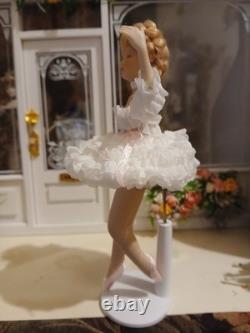 1/12 Porcelin Dolls House Doll