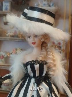 1/12 Porcelin Dolls House Doll