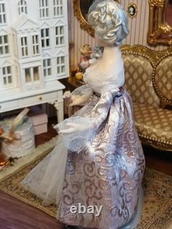 1/12 Porcelin Dolls House Doll