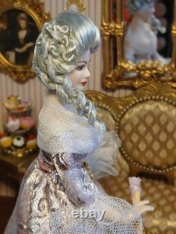 1/12 Porcelin Dolls House Doll