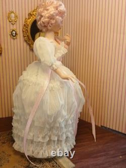 1/12 Porcelin Dolls House Doll