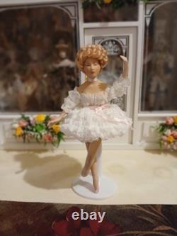 1/12 Porcelin Dolls House Doll