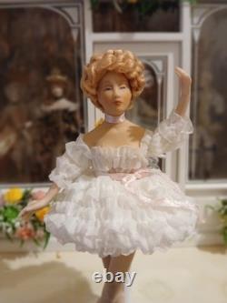 1/12 Porcelin Dolls House Doll