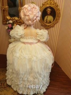 1/12 Porcelin Dolls House Doll