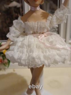 1/12 Porcelin Dolls House Doll