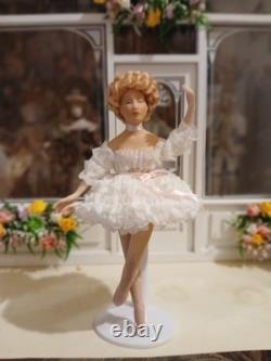 1/12 Porcelin Dolls House Doll