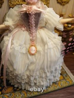 1/12 Porcelin Dolls House Doll