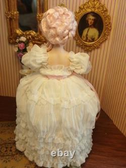 1/12 Porcelin Dolls House Doll