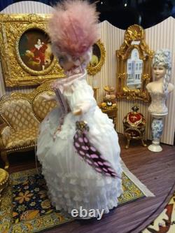 1/12 Porcelin Dolls House Doll