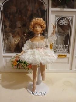 1/12 Porcelin Dolls House Doll