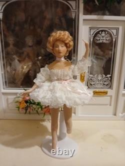 1/12 Porcelin Dolls House Doll
