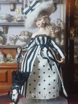 1/12 Porcelin Dolls House Doll