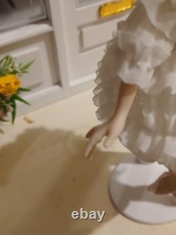 1/12 Porcelin Dolls House Doll