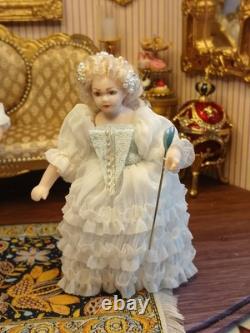 1/12 Porcelin Dolls House Doll? 8cm In Height. I Combine P&P
