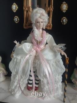 1/12 Porcelin Dolls House Doll. ART. Display? 16cm In Height