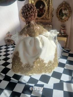 1/12 Porcelin Dolls House Doll. ART. Display? 16cm In Height
