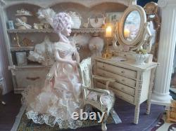 1/12 Porcelin Dolls House Doll. Beautiful