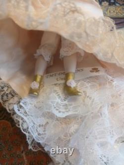 1/12 Porcelin Dolls House Doll. Beautiful