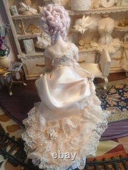 1/12 Porcelin Dolls House Doll. Beautiful