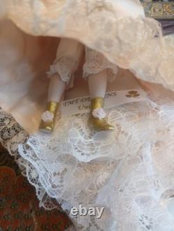 1/12 Porcelin Dolls House Doll. Beautiful