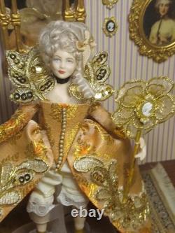 1/12 Porcelin Dolls House Doll! Collar Removable. Beautiful