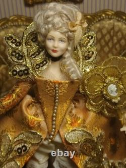 1/12 Porcelin Dolls House Doll! Collar Removable. Beautiful