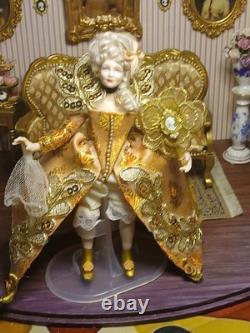 1/12 Porcelin Dolls House Doll! Collar Removable. Beautiful