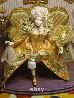 1/12 Porcelin Dolls House Doll! Collar Removable. Beautiful